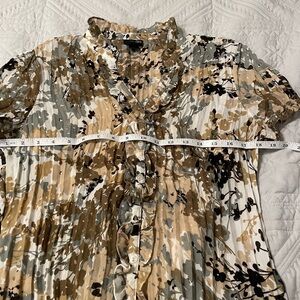 East 5th Abstract Print Ruffle Blouse